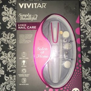 Vivitar simply beautiful 8 piece nail care kit.